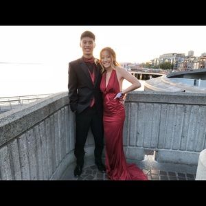 Selling prom dress !